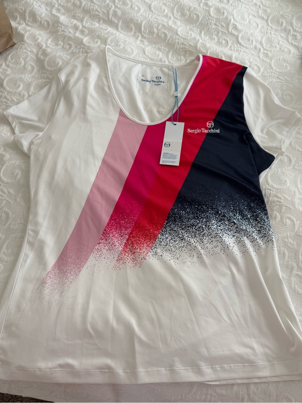 Sergio Tacchini Court collection White short sleeve Tee w/ Pink Red Navy accent